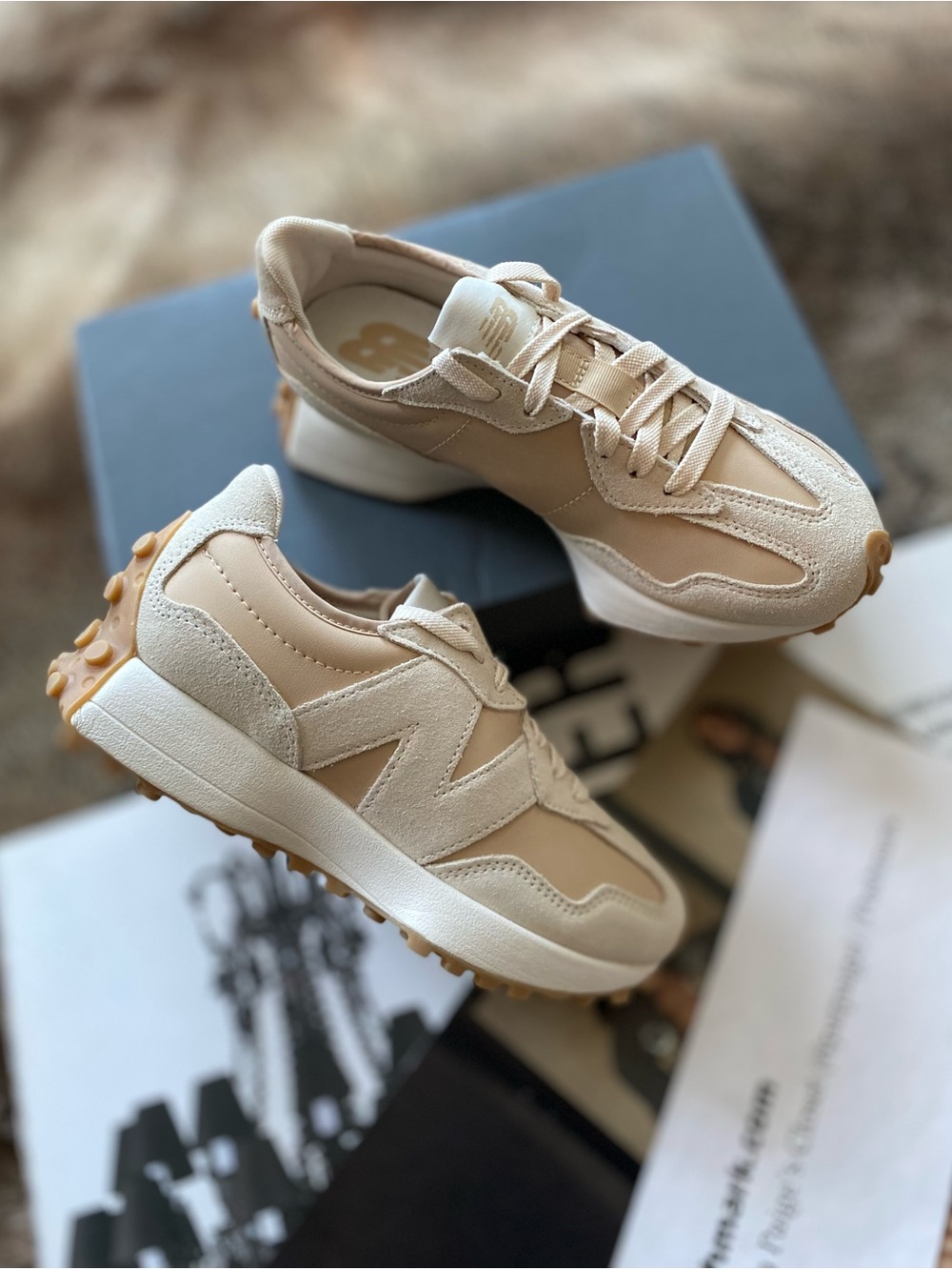 New Balance 327 Sneakers - Picture 12 of 14